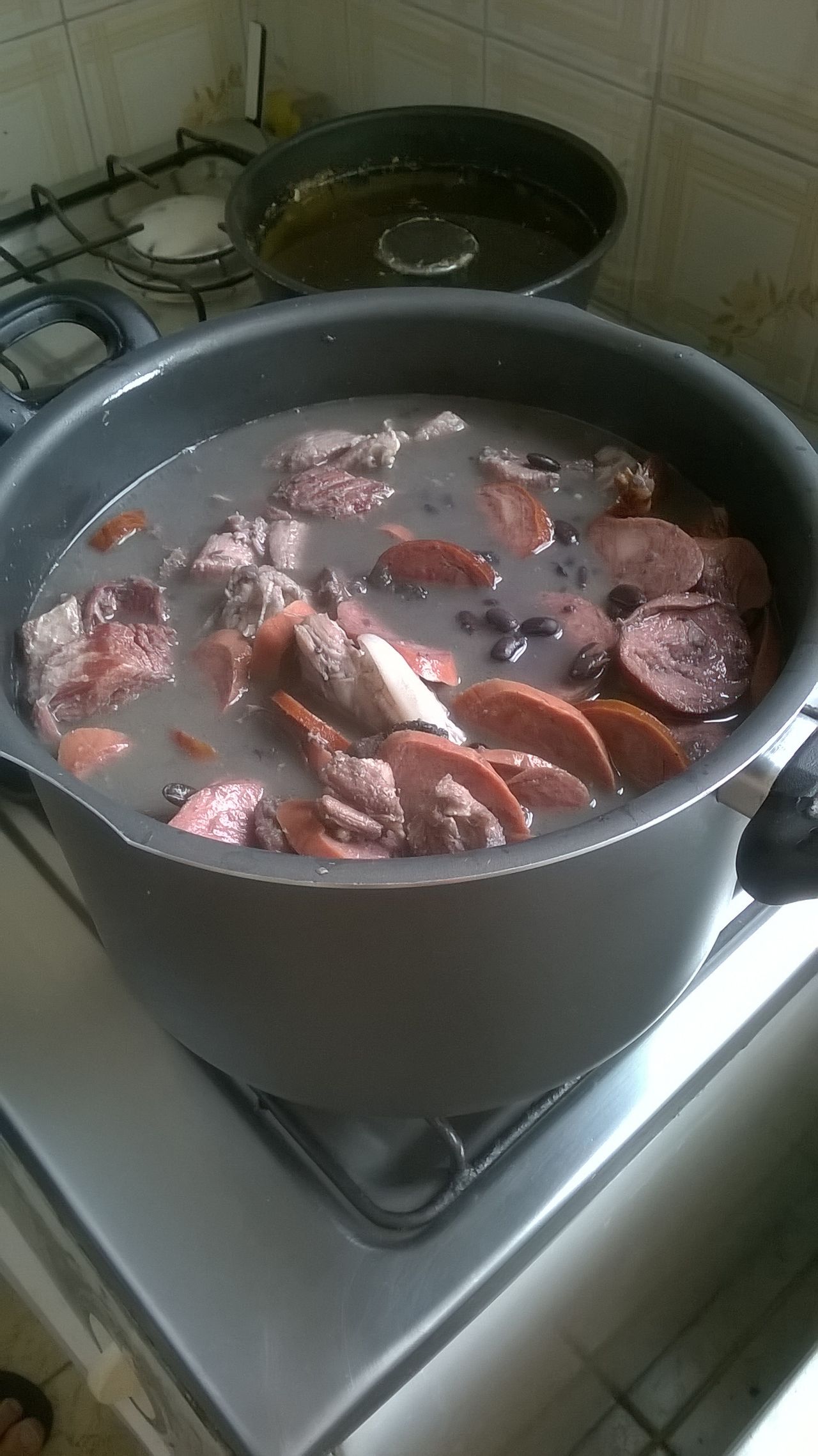 巴西国菜黑豆炖肉饭