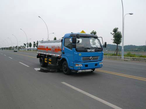 小型加油车 小型加油车