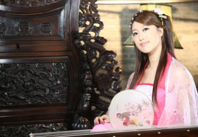 马蕊(擅长钢琴的内地女歌手) 马蕊(擅长钢琴的内地女歌手)