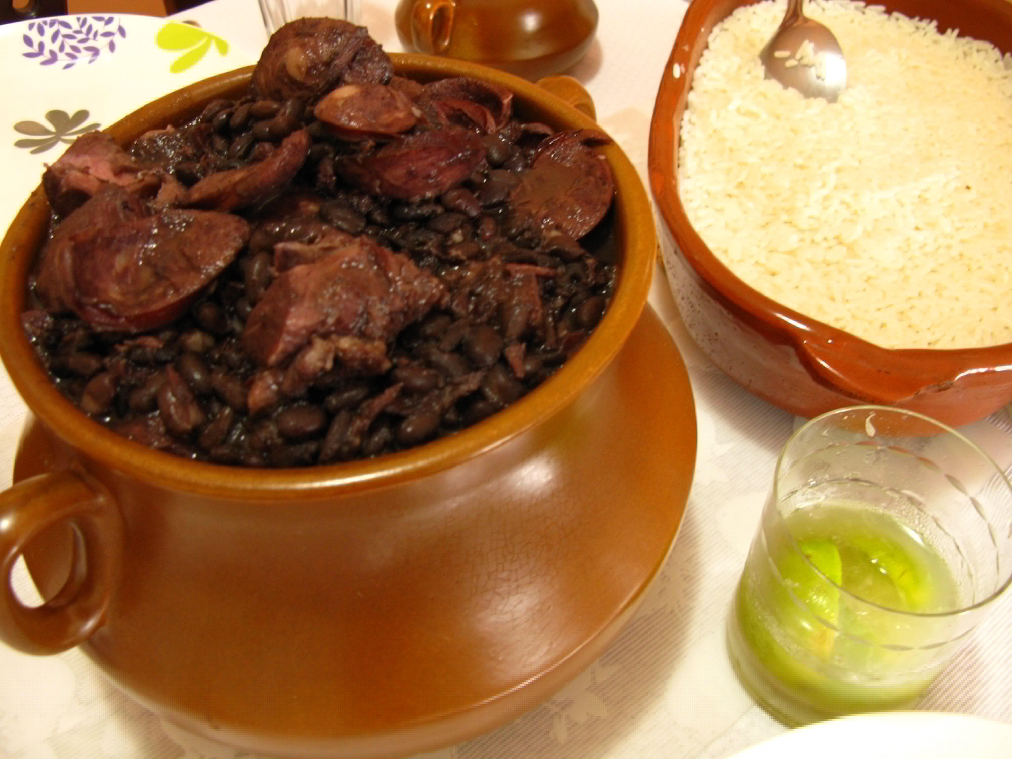 巴西国菜黑豆炖肉饭