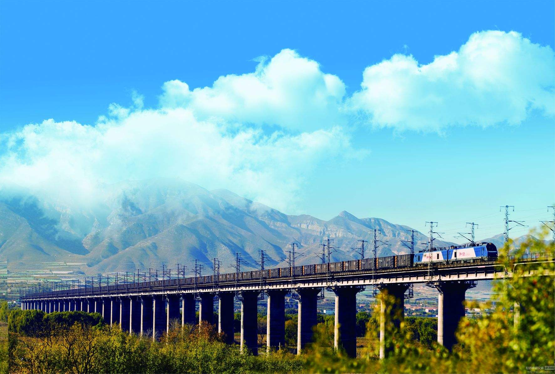 大秦铁路沿线风景 大秦铁路沿线风景