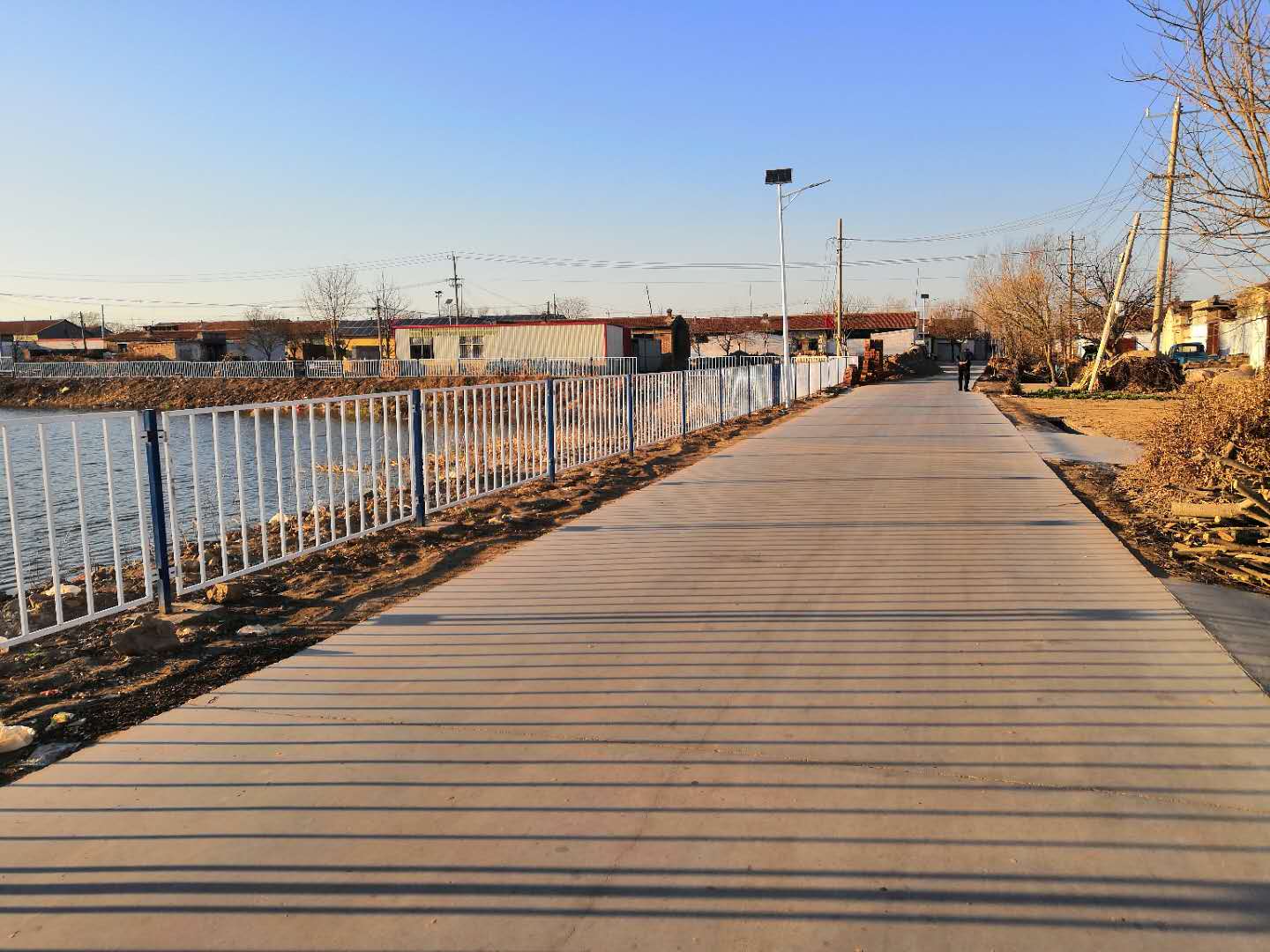 吕龙潭村