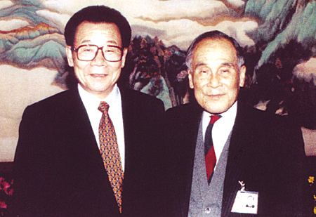 李瑞环主席会见庄世平 李瑞环主席会见庄世平