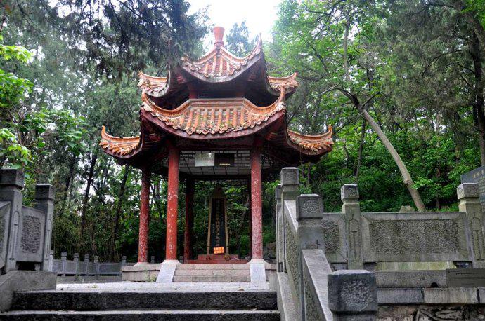 津浦铁路抗战殉难员工纪念碑