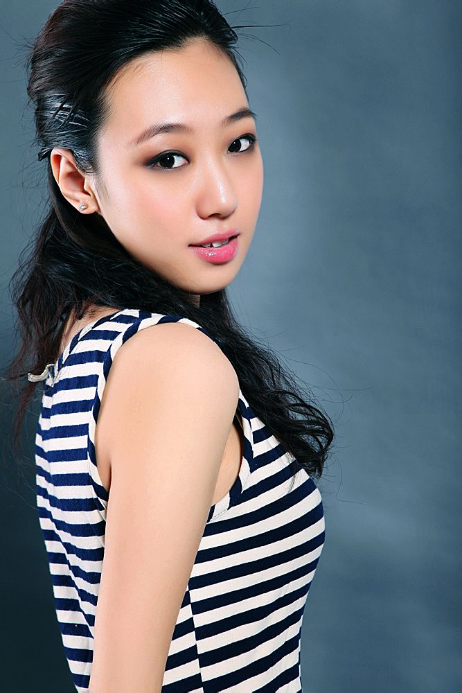 李婧