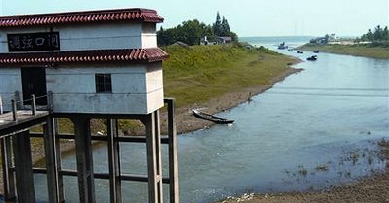 调弦口进水闸