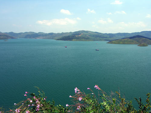 支嘎阿鲁湖