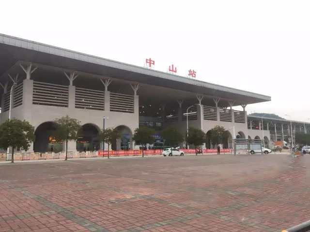 中山站侧面图 中山站侧面图