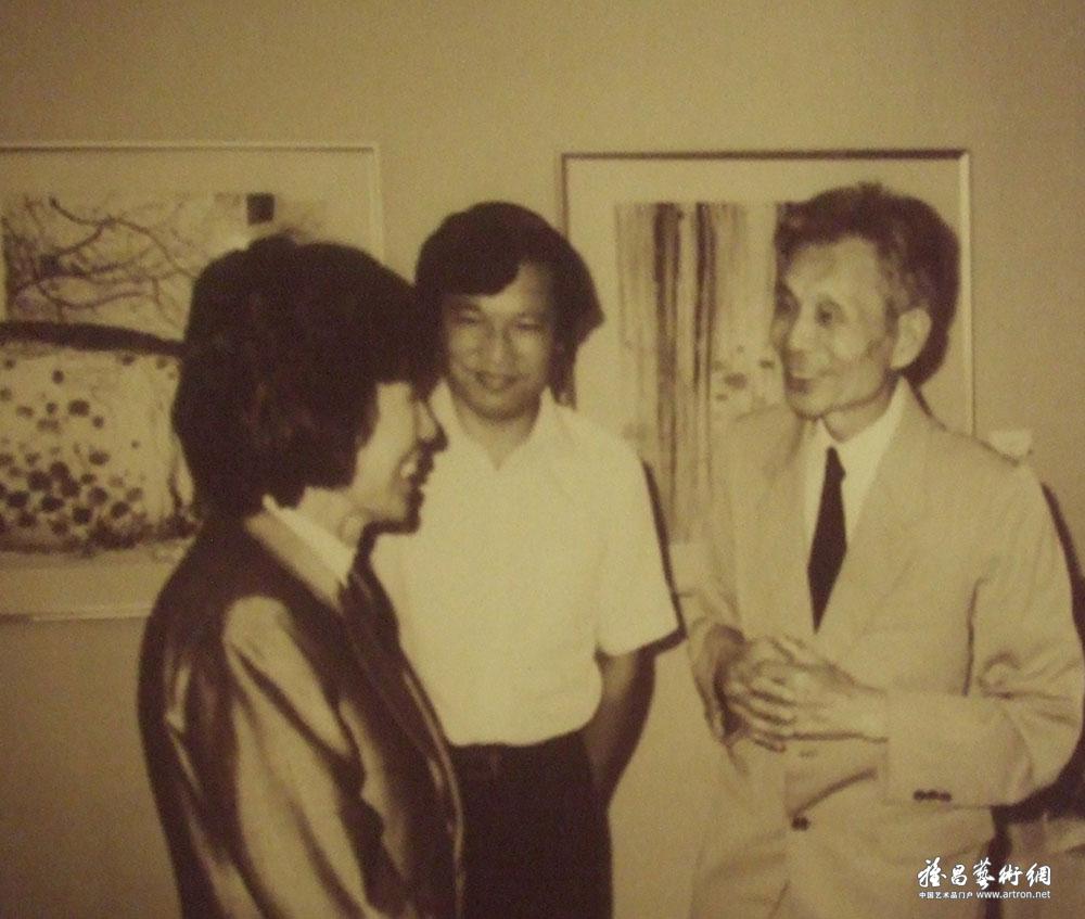 吕中元协助恩师吴冠中在日本开展期间 吕中元协助恩师吴冠中在日本开展期间