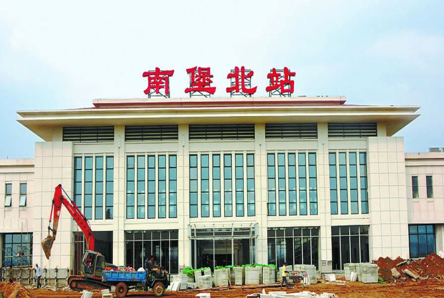 南堡北站站房主体结构全部完成 南堡北站站房主体结构全部完成