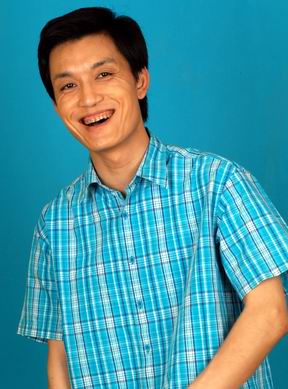 晚间新闻主播-- 李锐 晚间新闻主播-- 李锐