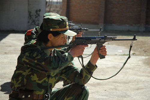 79式冲锋鎗(79式轻型冲锋鎗)