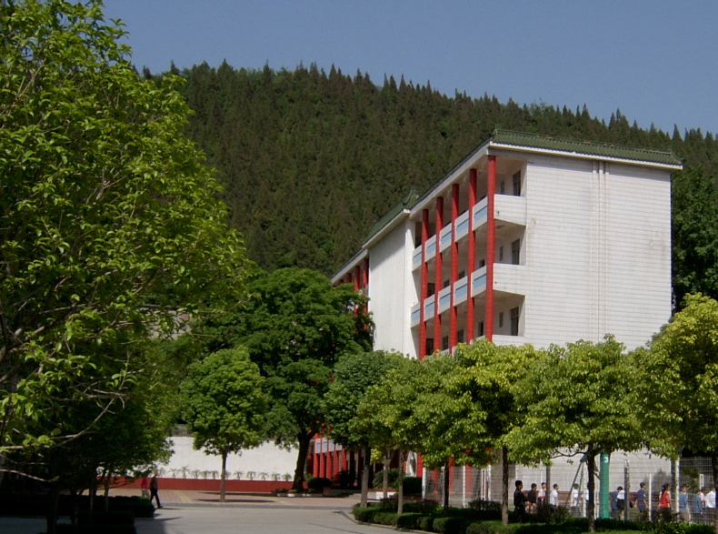 龙泉中学(河北唐山龙泉中学)
