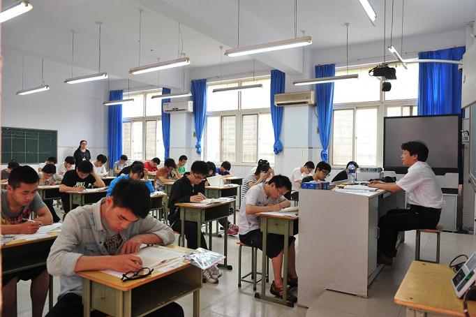 高考考场 高考考场
