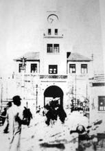 潍县城东门---哥德式建筑。 潍县城东门---哥德式建筑。