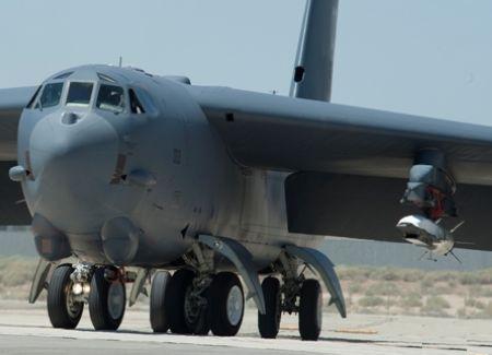 B-52携带X-51飞行器 B-52携带X-51飞行器
