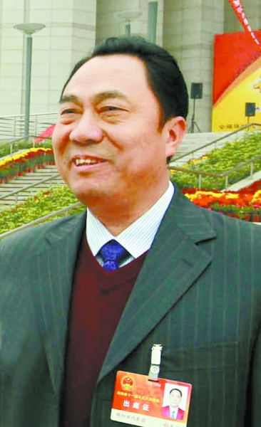 向长江参加湖南省两会 向长江参加湖南省两会