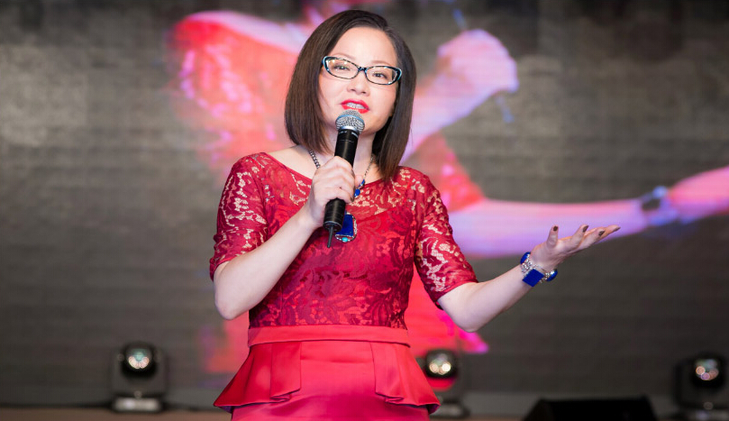 晶石灵创始人为何秋良女士 晶石灵创始人为何秋良女士