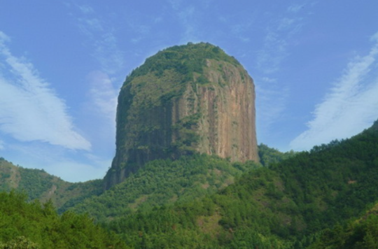 饭甑山(浙江省衢州市山峰)