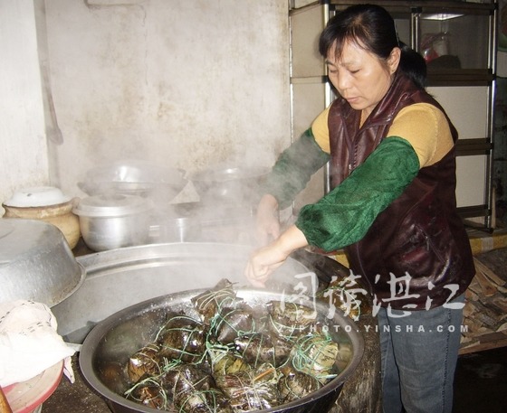 鹹粽现煮现卖 鹹粽现煮现卖