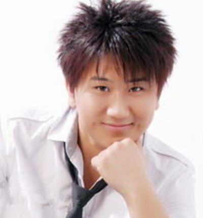 史君(炫声乐团队长、指挥、歌手)