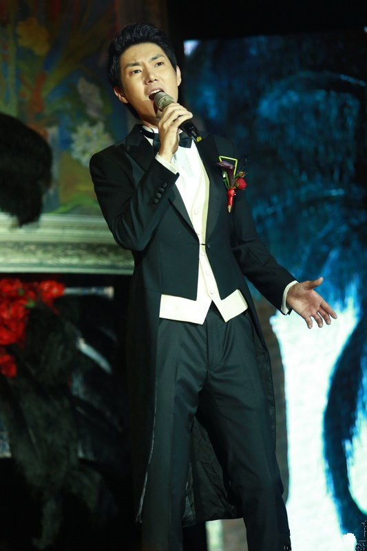 王晰演唱《以后》 王晰演唱《以后》