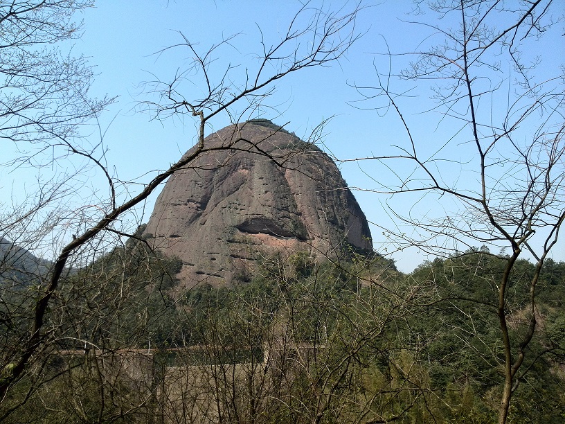 附近的和尚山 附近的和尚山