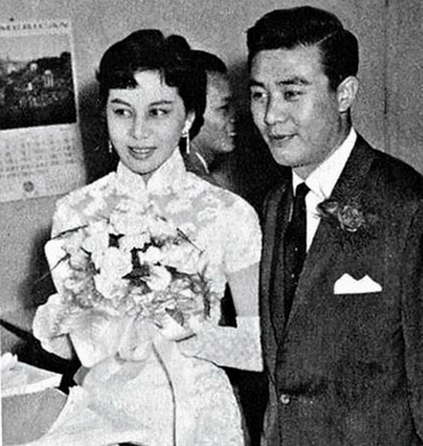 关之琳父母 关之琳父母
