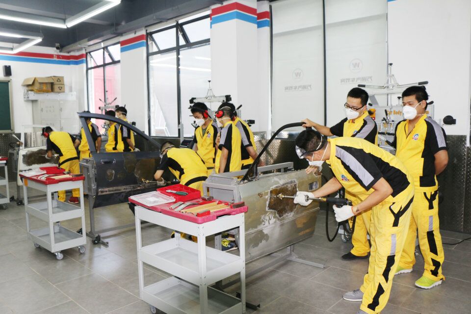 成都万通汽修学校 成都万通汽修学校