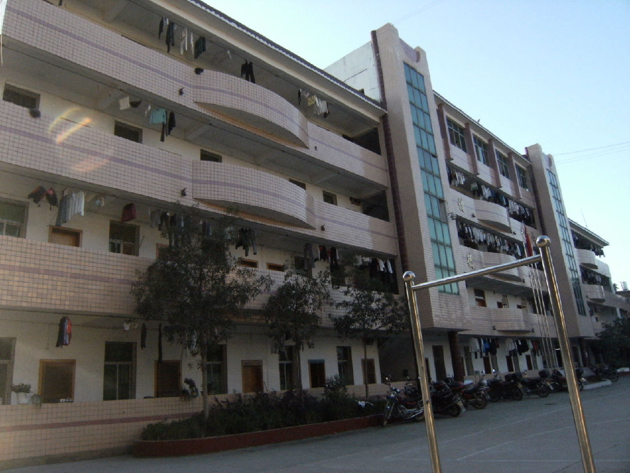 均村中学宿舍 均村中学宿舍