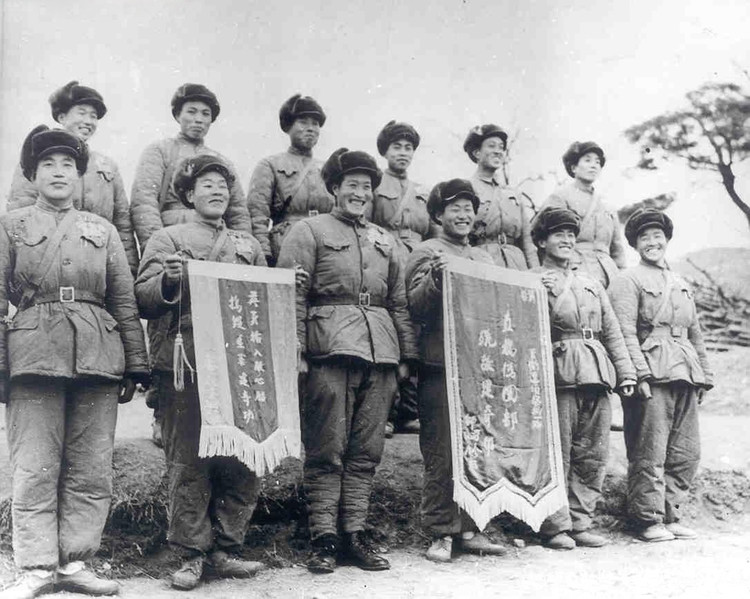 接受奖旗 接受奖旗