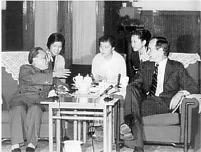 1982年邓小平会见乔治·布希 1982年邓小平会见乔治·布希